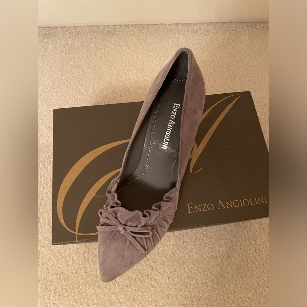 Brand new Enzo Angolan grey suede pump